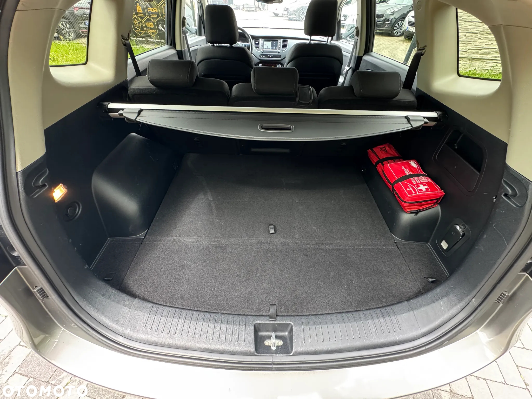 Kia Carens 1.7 CRDi 141 Dream-Team Edition - 35