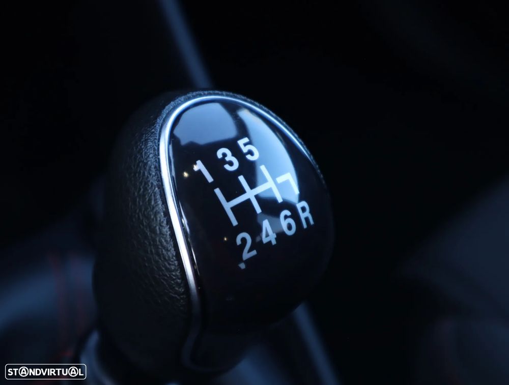 Ford Fiesta 1.0 EcoBoost ST-Line - 38