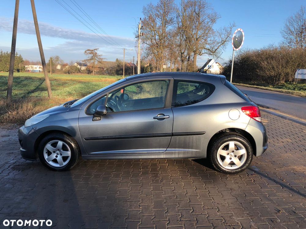 Peugeot 207 1.4 - 9
