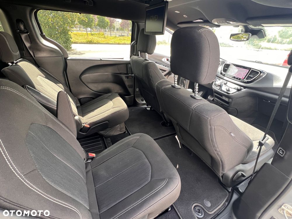 Chrysler Pacifica - 9