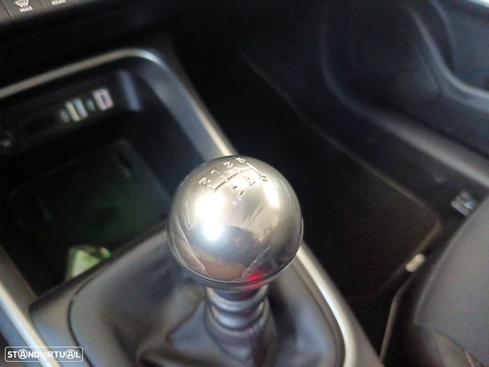 Jeep Avenger 1.2 GSE T3 Altitude - 20