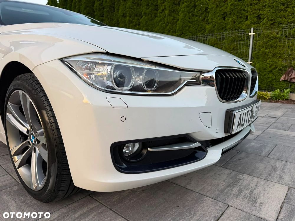 BMW Seria 3 320d DPF Edition Sport - 32