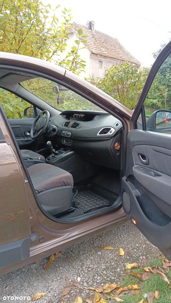 Renault Grand Scenic Gr 1.9 dCi Privilege - 11