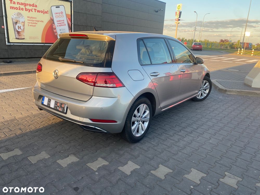 Volkswagen Golf - 8