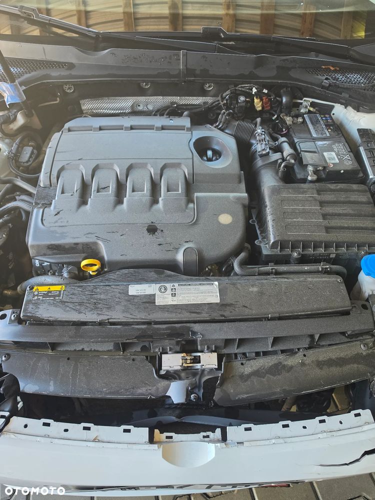 Volkswagen Golf 1.6 TDI SCR IQ.DRIVE - 16