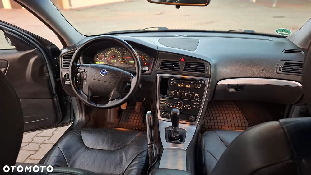Volvo V70 2.4 Momentum - 8