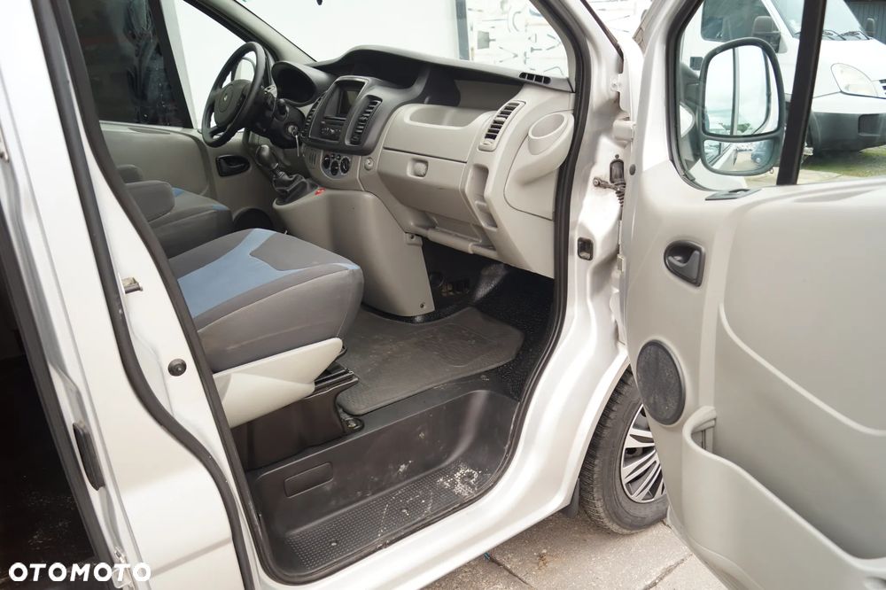 Renault Trafic - 22