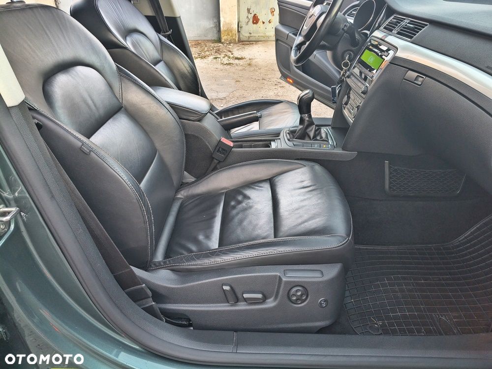 Skoda Superb 2.0 TDI Exclusive - 23