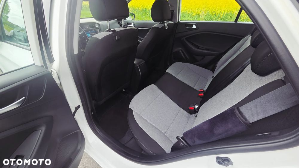 Hyundai i20 - 15