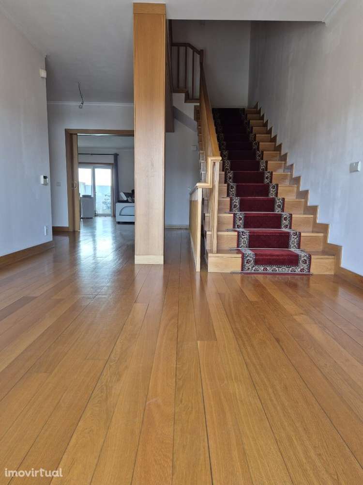 Moradia T4 a 5 min do centro - Grande imagem: 4/35