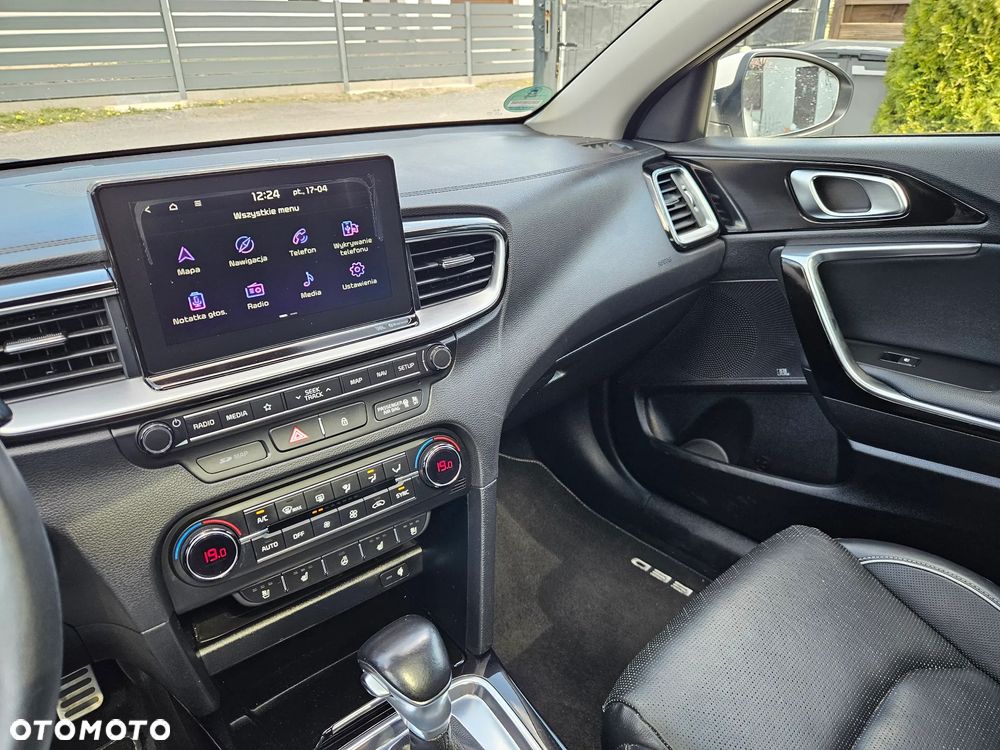 Kia Ceed 1.4 T-GDI DCT OPF Platinum Edition - 25