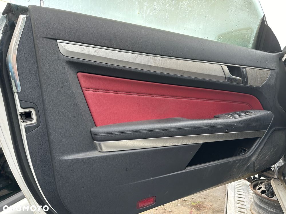Mercedes E250 coupe 2014r karoseria dokumenty dowód zarejestrowana w PL c 207 drzwi klapa błotnik szyba - 3