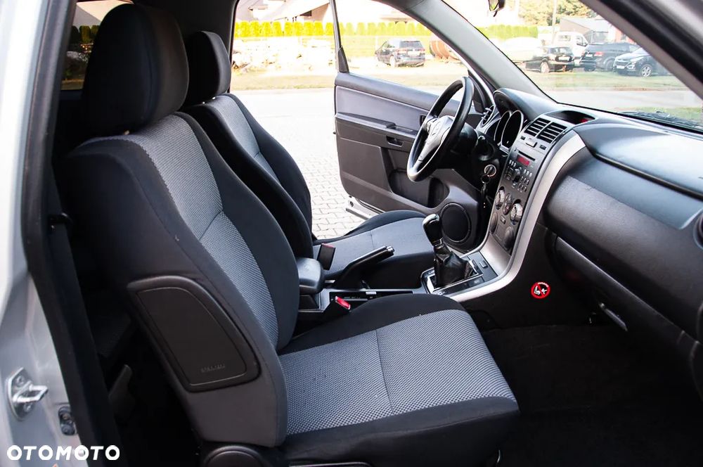 Suzuki Grand Vitara 1.6 Comfort - 32