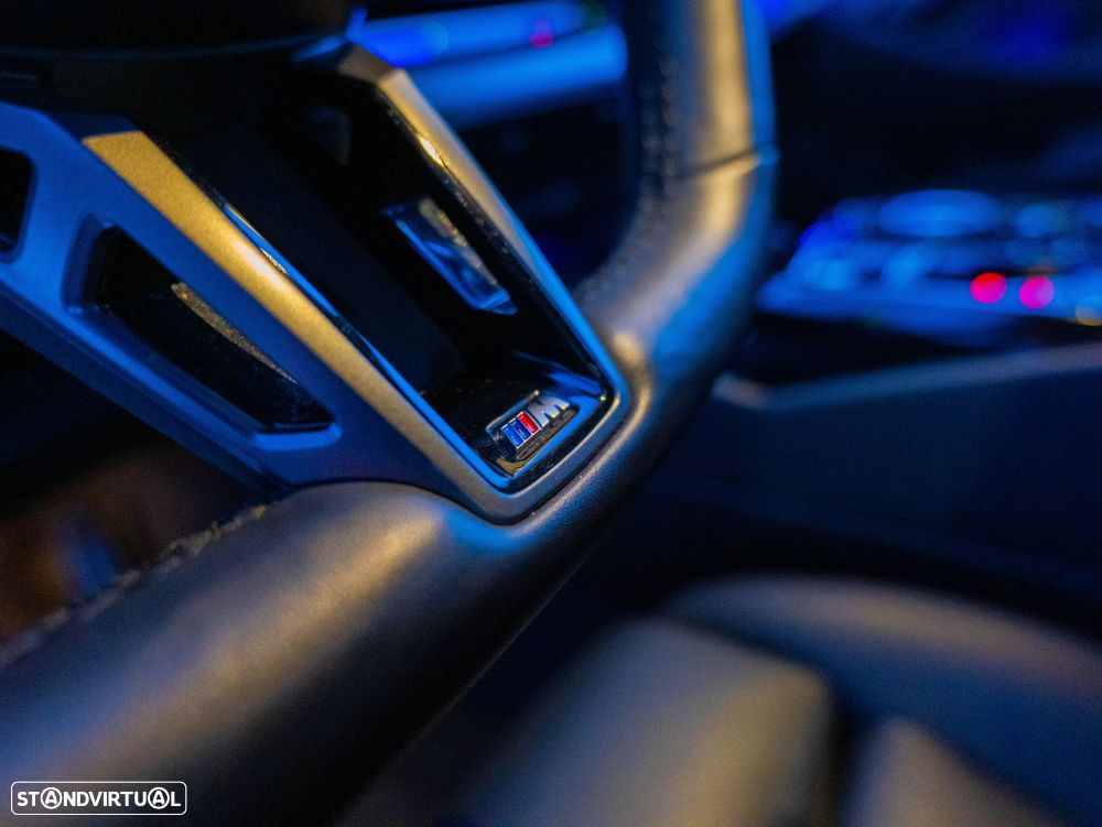 BMW 520 d Pack Desportivo M - 15