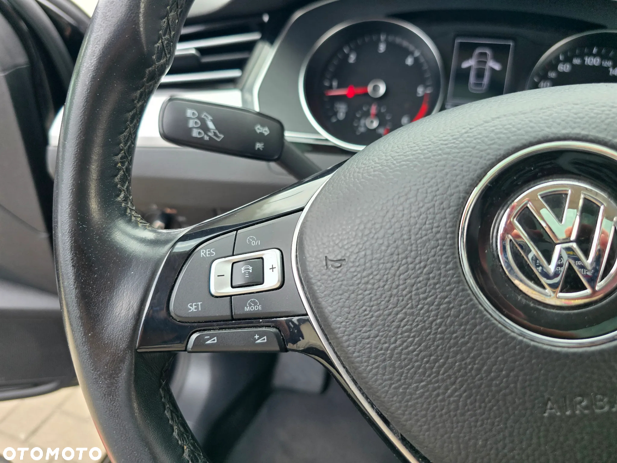 Volkswagen Passat - 29