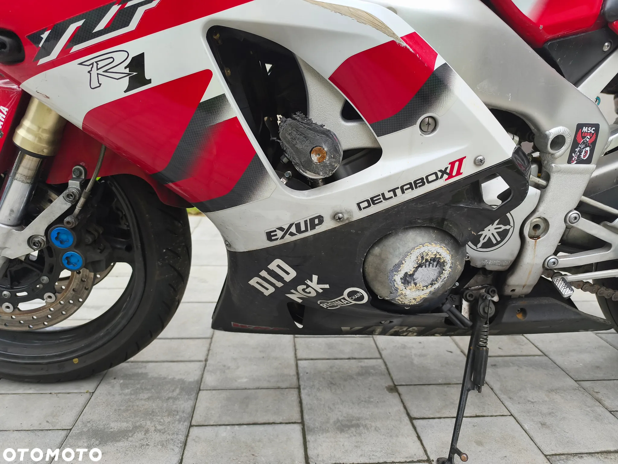 Yamaha R1 - 11