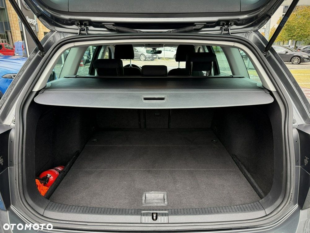 Volkswagen Golf - 24