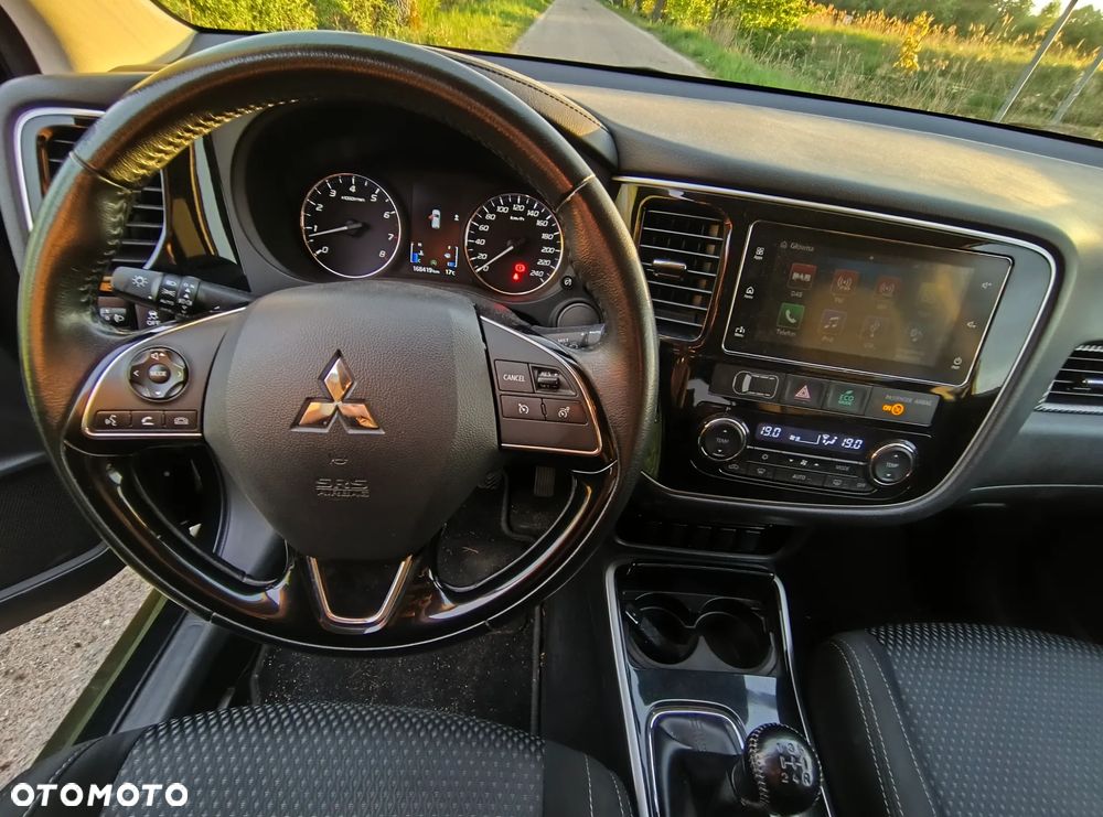 Mitsubishi Outlander 2.0 2WD Edition 100 - 15