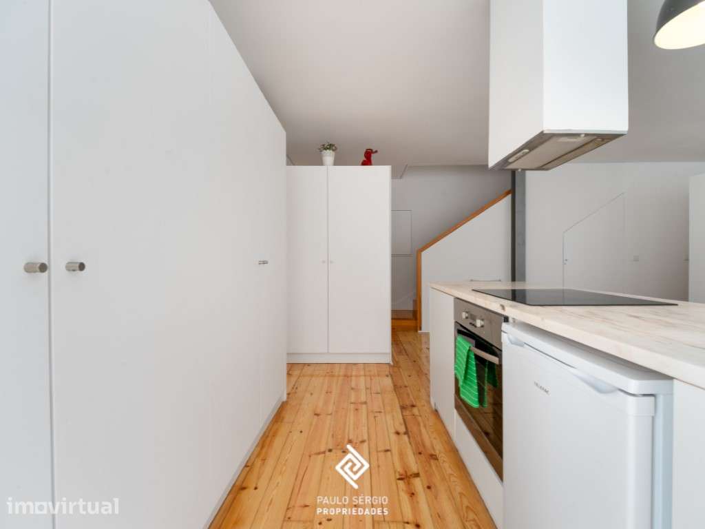 T2 Duplex na Baixa do Porto - Totalmente Mobilado com Licença de Al... - Grande imagem: 4/20