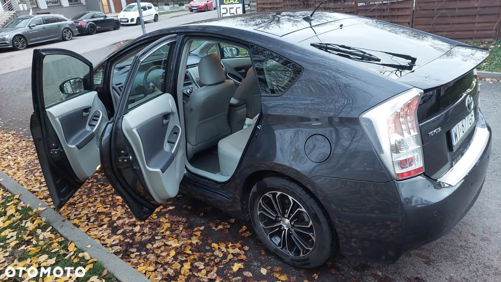 Toyota Prius 1.8 HSD Prestige - 5