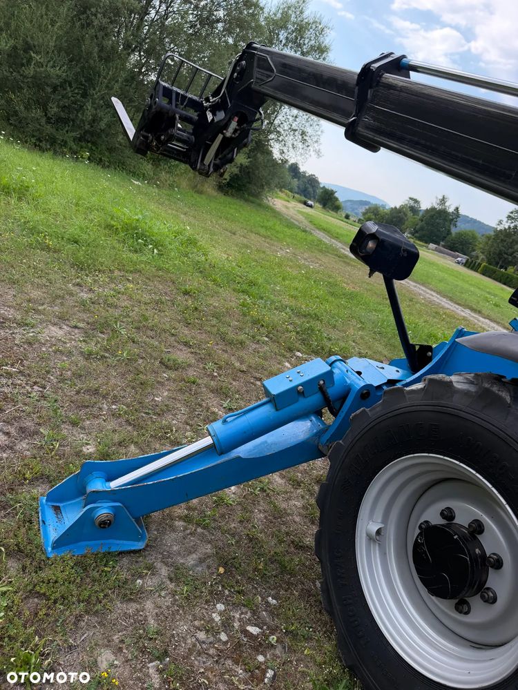 Manitou MT1440. Ładowarka Teleskopowa 14 metrów wysuw! UDŹWIG 4 TONY! Przebieg 2900 mtg. Maszyna jak Nowa z SALONU. 2017 rok. z Norwegii z Gospodarstwa rolnego! Silnik PERKINS Turbo 110 km. Aktualne Serwisy w Dekra. Nowy Model sterowane wszystko z 1 dżojstika. Ani deka luzów czy wycieku. OKAZJA! Jazda REWERS + 4 biegi. Skręt 3 tryby. Wyjście Hydrauliczne na maszcie, Poziomowanie ośi stabilizatory! Wyjścia Hydrauliczne na maszt! Okazja Ani deka luzów i wycieków. Wersja Norweska. Wielka Okazja - 28