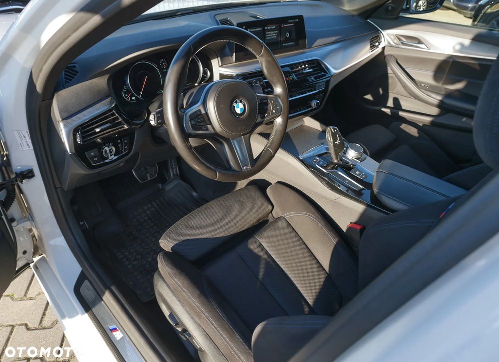 BMW Seria 5 520d xDrive M Sport sport - 13