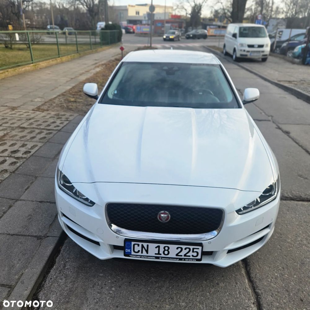 Jaguar XE - 21