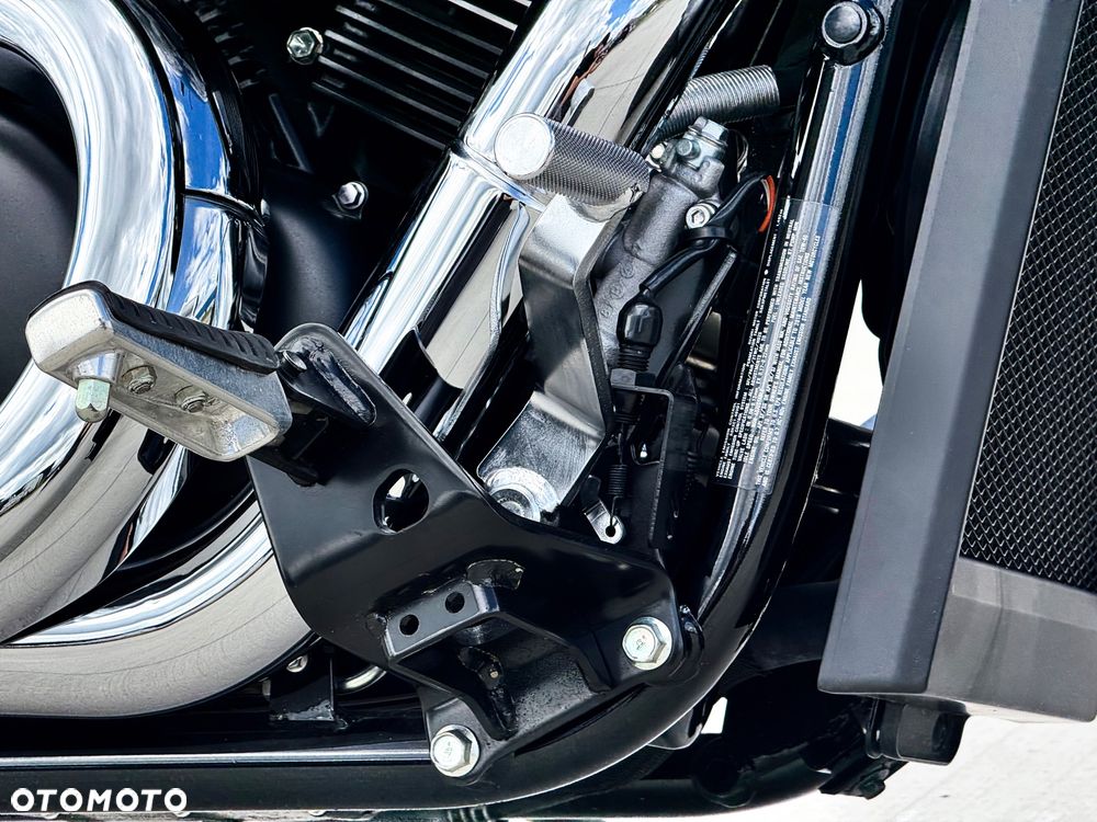Suzuki Boulevard - 17