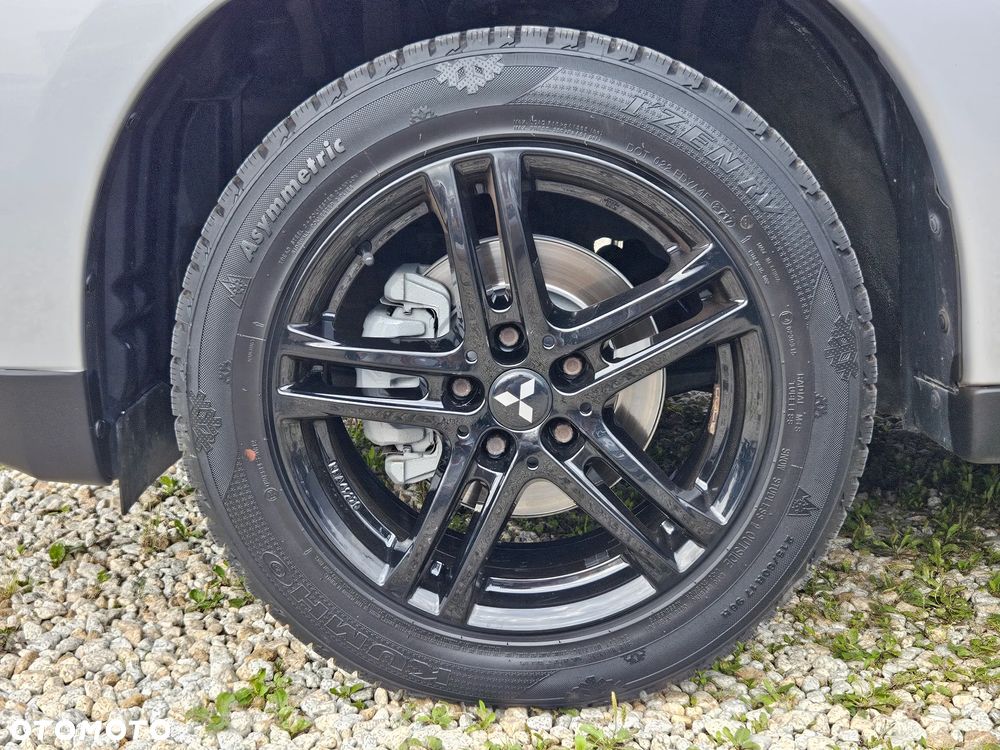 Mitsubishi Outlander 2.0 Invite + 2WD - 38