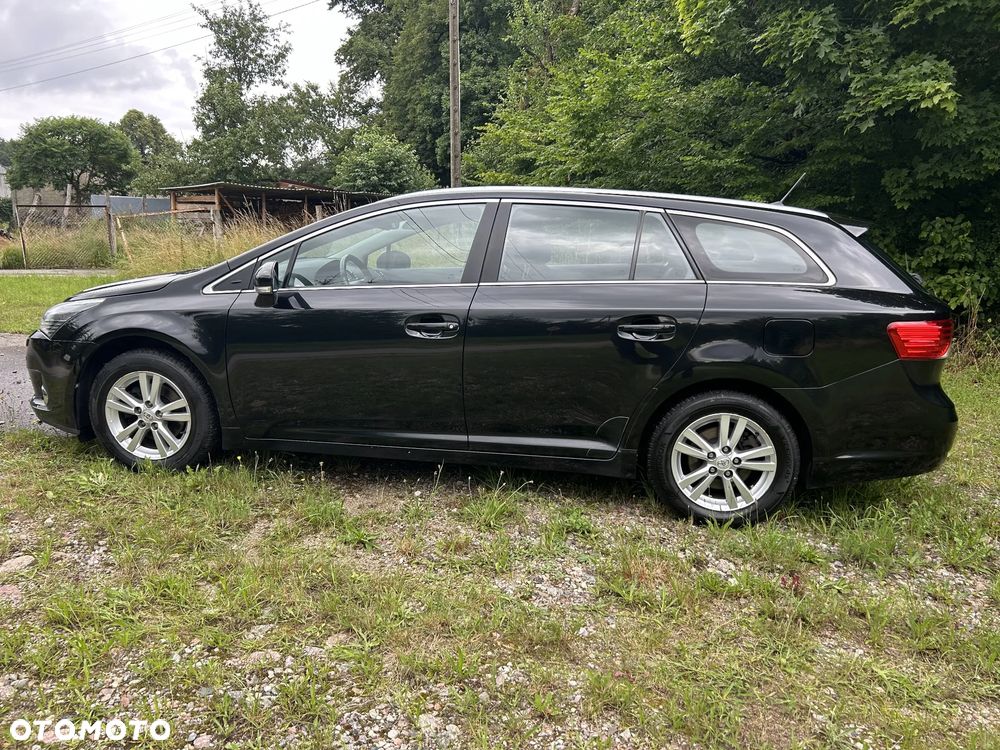 Toyota Avensis 1.8 Premium - 11