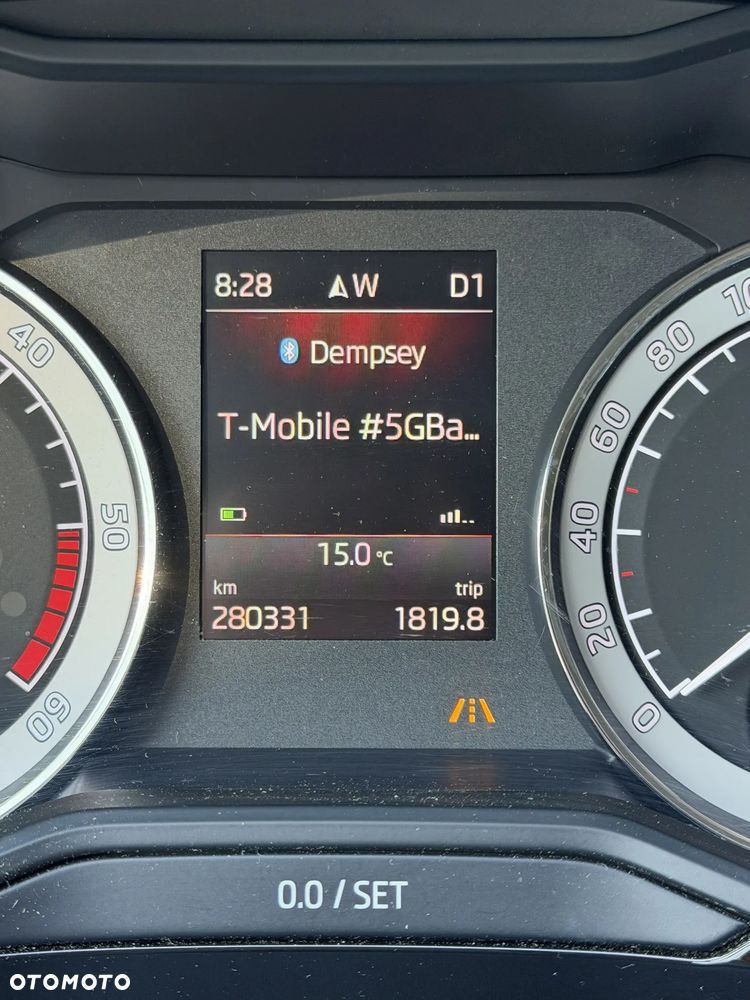 Skoda Superb 2.0 TDI L&K DSG - 23