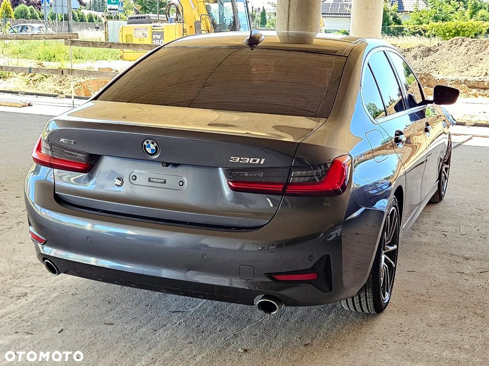 BMW Seria 3 330i xDrive Sport Line - 5