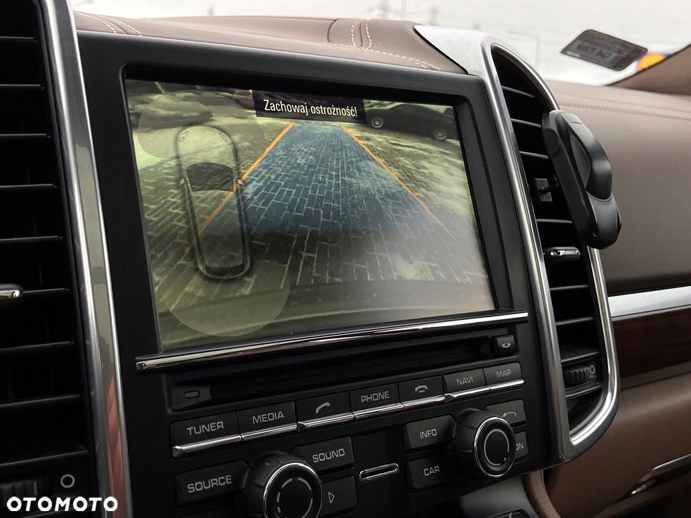 Porsche Cayenne - 38