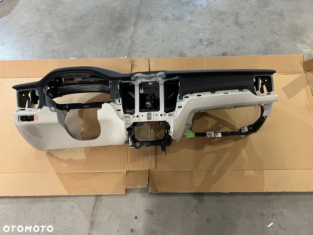 VOLVO XC60 II DESKA ROZDZIELCZA KOKPIT head up oryginał