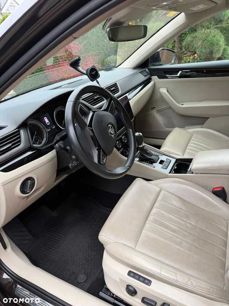 Skoda Superb 2.0 TDI 4x4 L&K DSG - 9