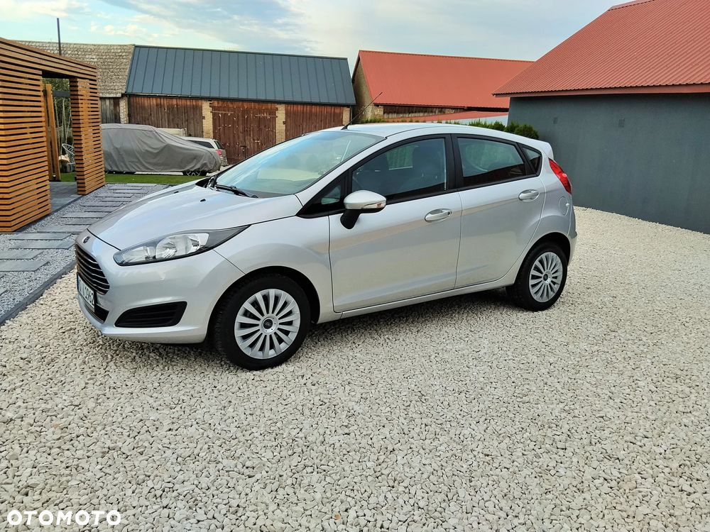 Ford Fiesta - 24