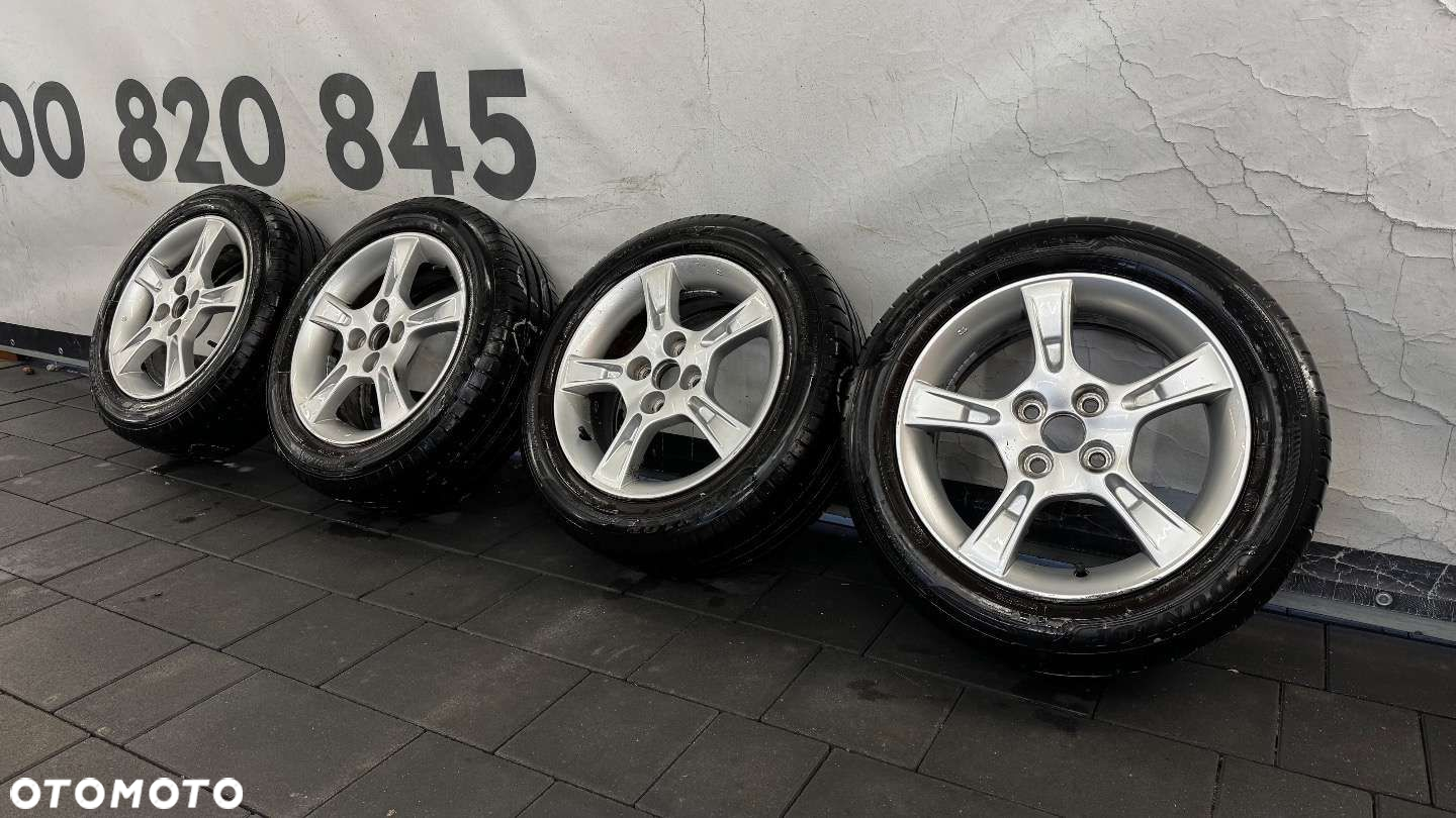 Toyota Yaris - 33