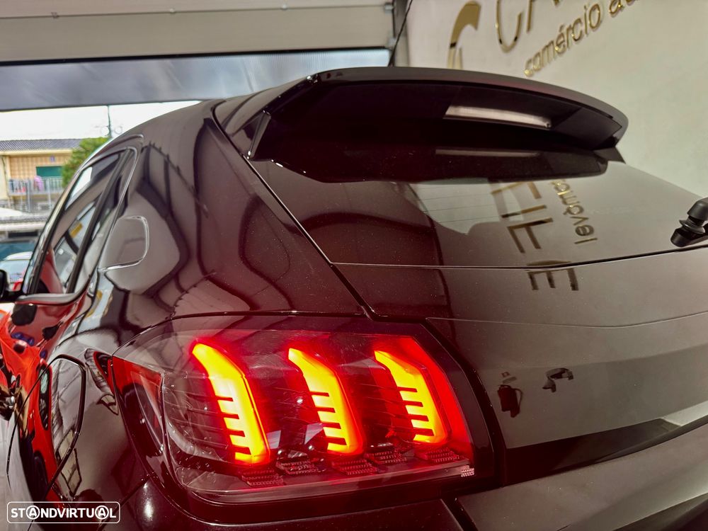 Peugeot 208 1.2 PureTech Allure - 7