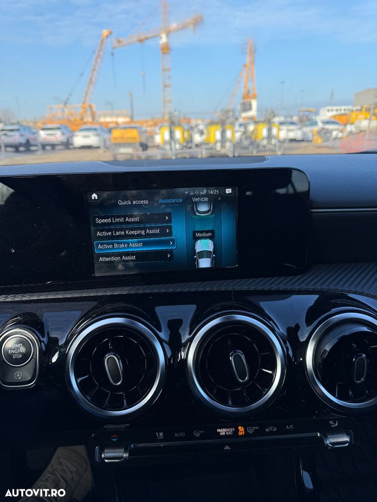 Mercedes-Benz CLA - 25