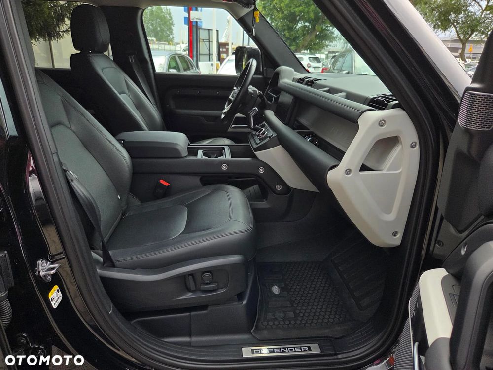 Land Rover Defender 3.0 D250 mHEV X-Dynamic HSE - 20