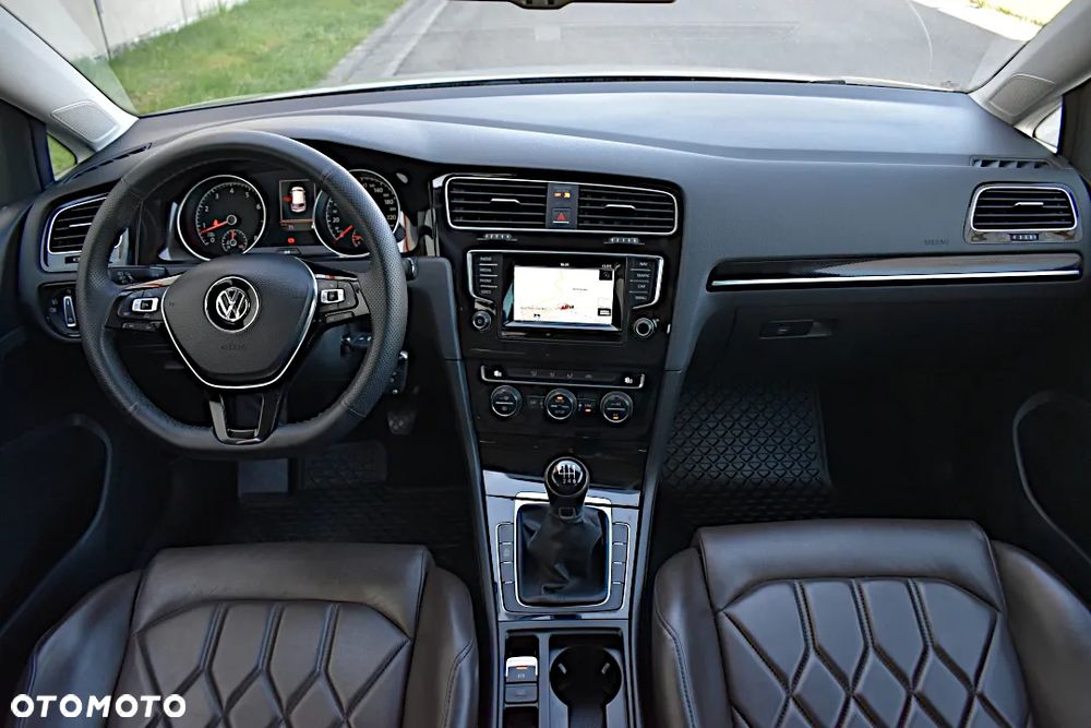 Volkswagen Golf - 5