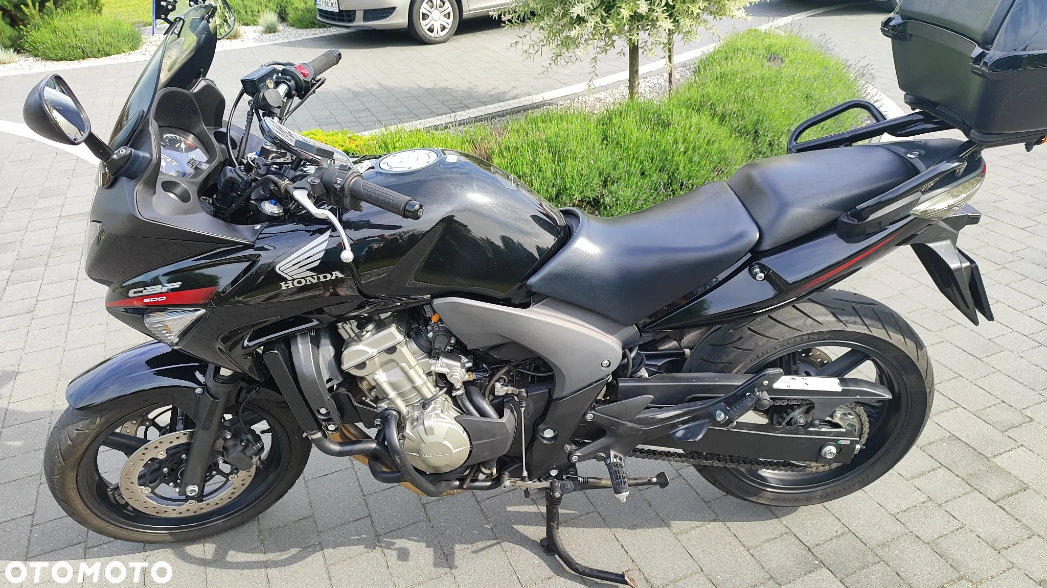 Honda CBF - 10