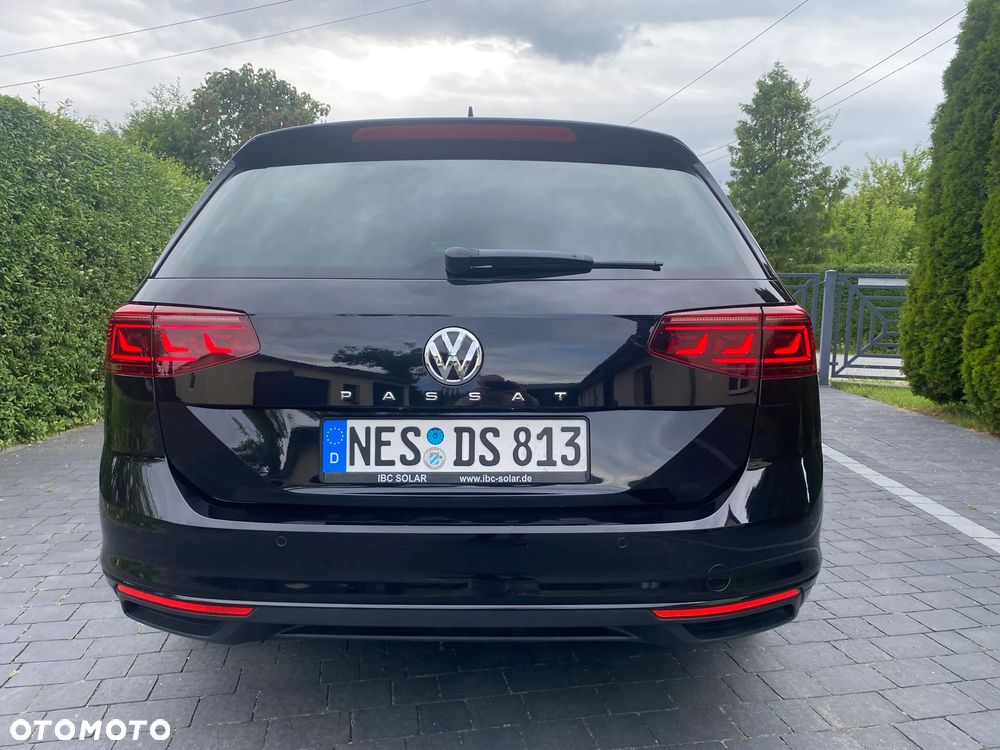 Volkswagen Passat 2.0 TDI SCR DSG Business - 14