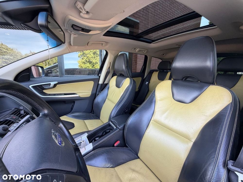 Volvo XC 60 D5 AWD Momentum - 19