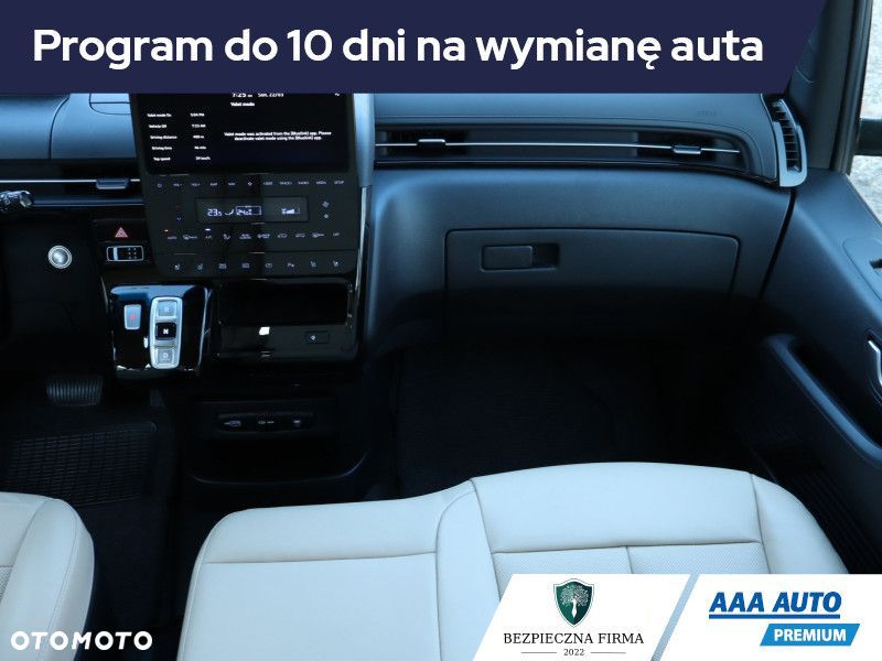 Hyundai Staria - 10