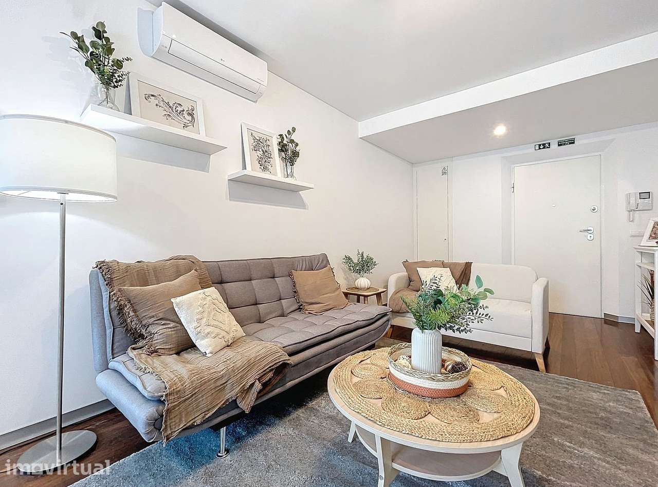 Apartamento T1 com varanda e garagem no Funchal - Grande imagem: 4/10