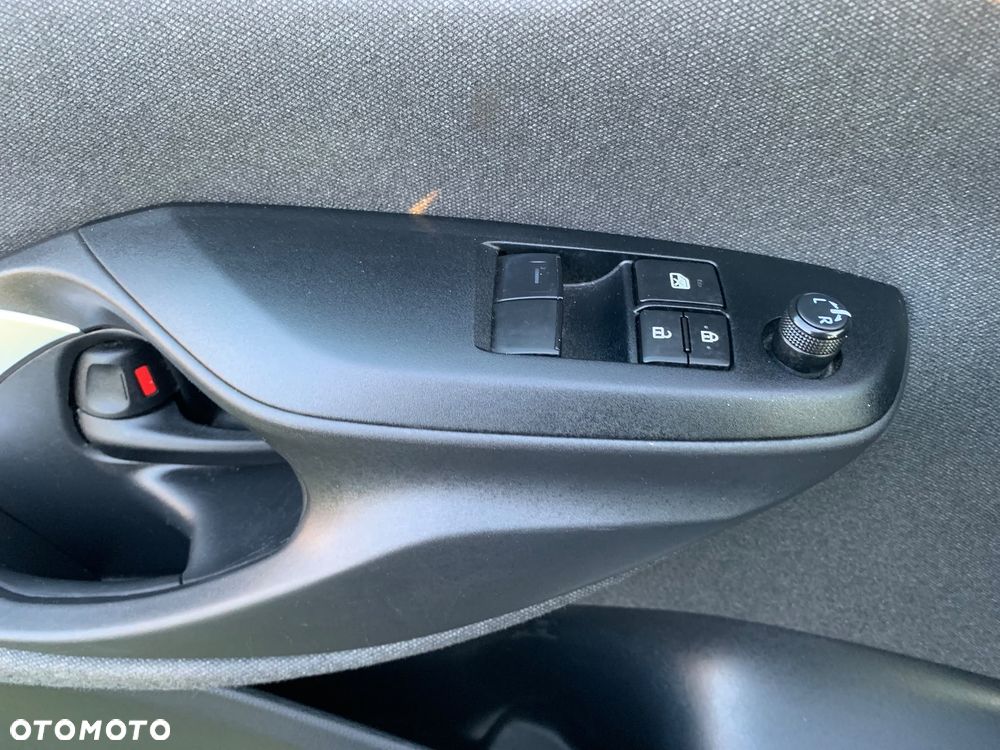 Toyota Yaris - 32