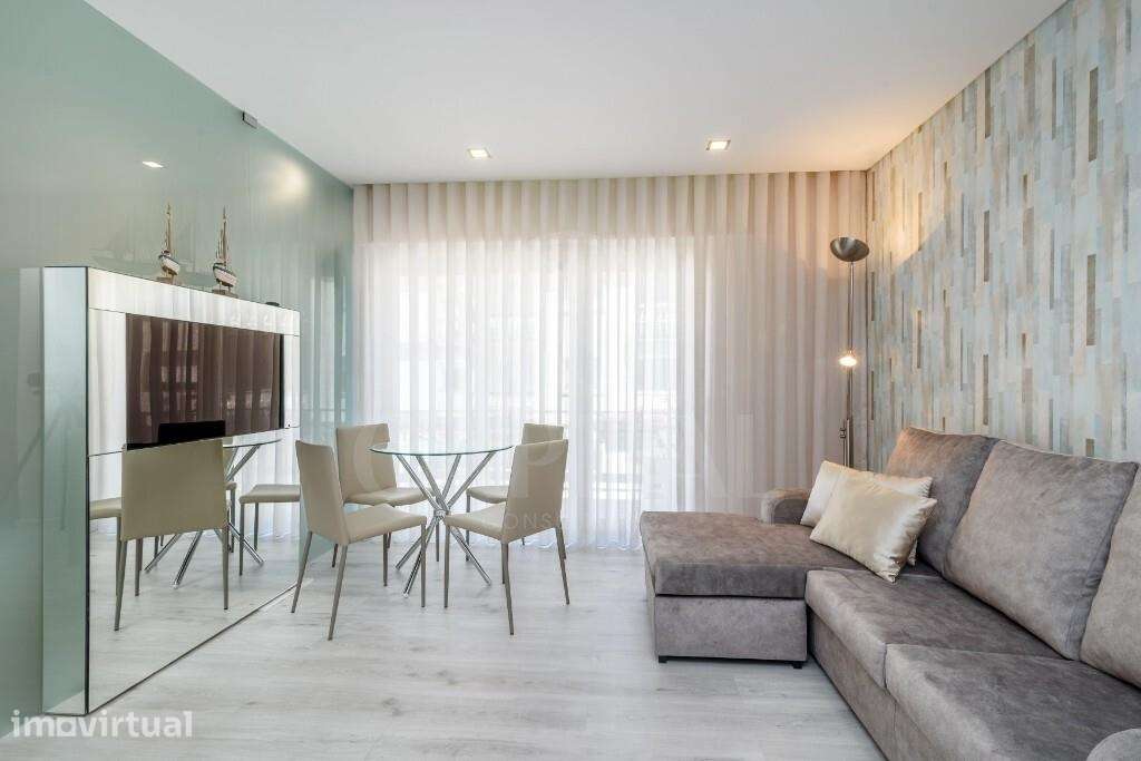 Apartamento Moderno T1 no Junqueiro - Parede - Grande imagem: 3/19