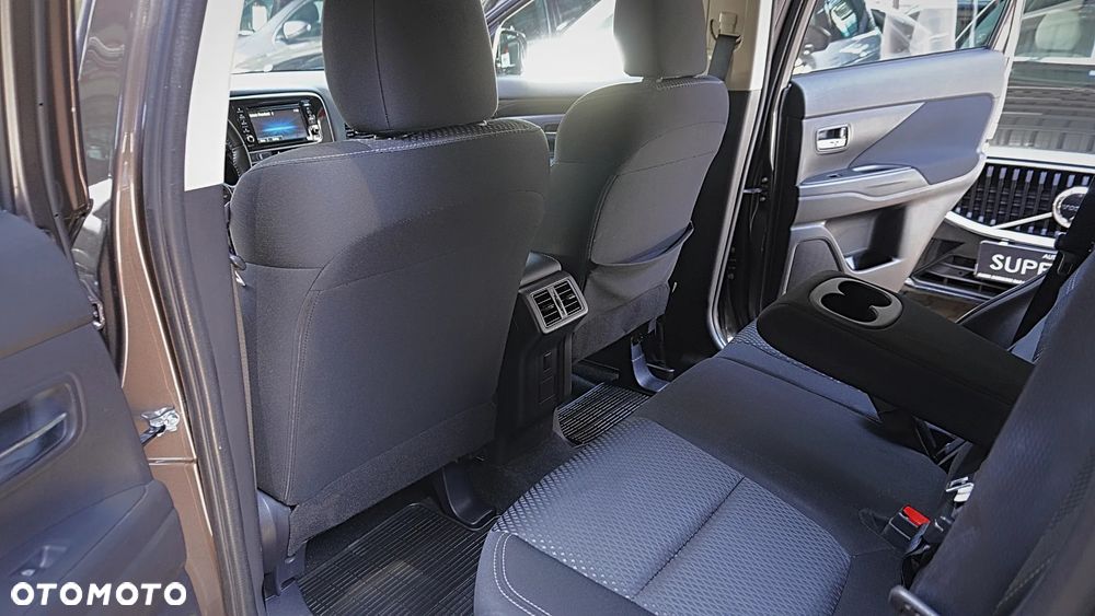 Mitsubishi Outlander 2.0 Intense Comfort 4WD CVT - 18