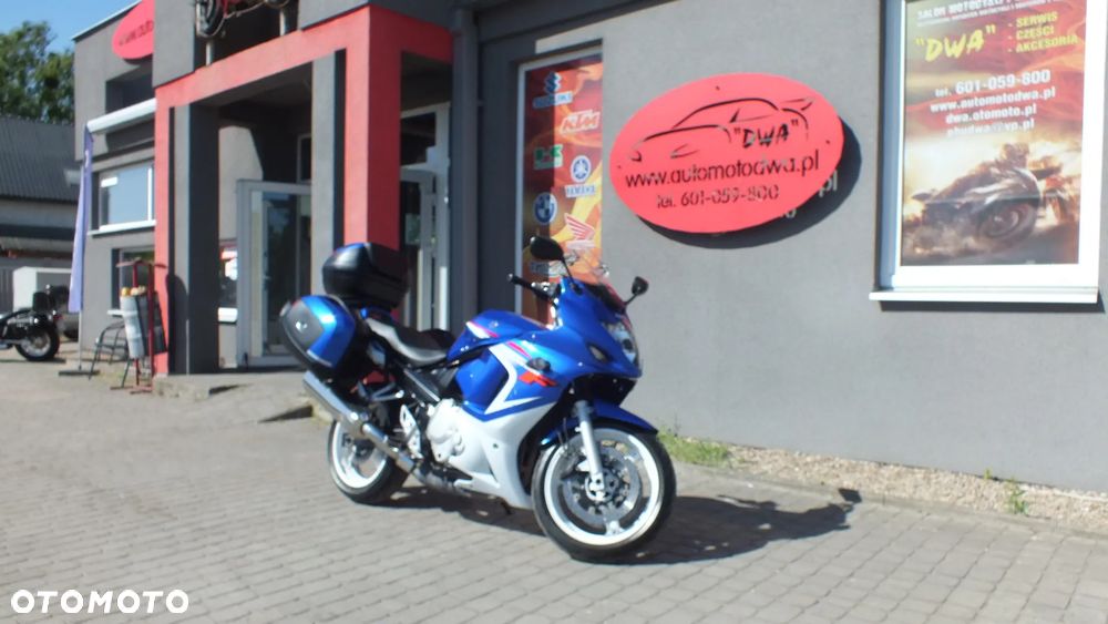 Suzuki GSX - 2